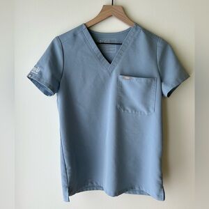 Catarina One-Pocket Scrub Top